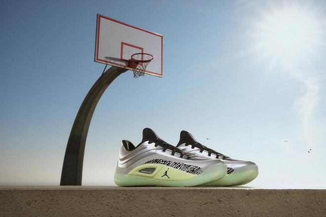 A 3 GTX、PUMFUTURE 8 足球鞋登场新利体育登录每周鞋报：HOKA 推出新一代 KAH(图2)