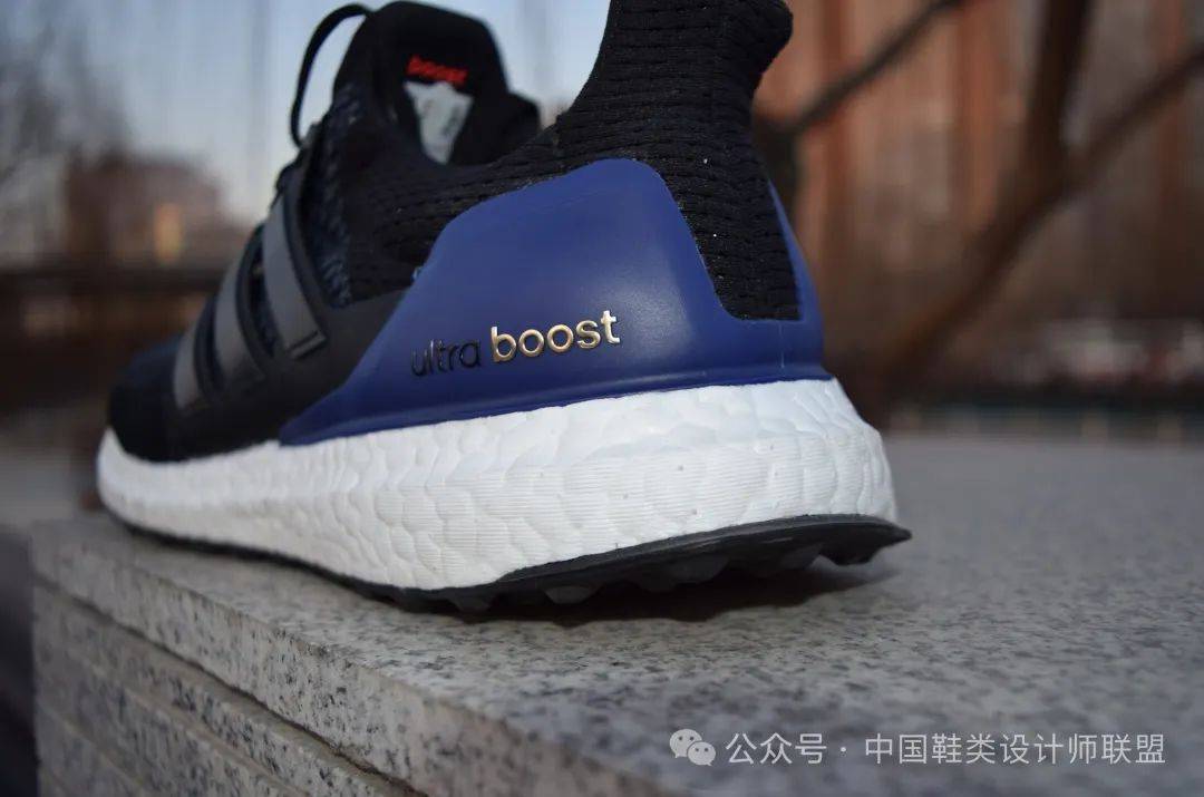 场的质量与科技竞争新利体育登录跑鞋市(图14)