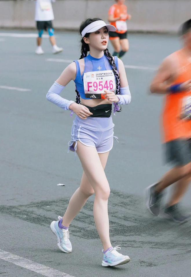 女跑者的裤子更有吸引力新利体育最新版app(图2)