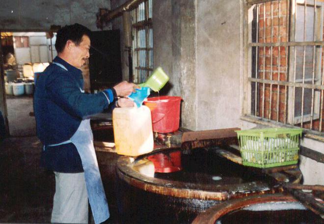 浙江父子却靠它撑起一个千亿帝国花2000元冤枉钱买了一勺盐(图2)