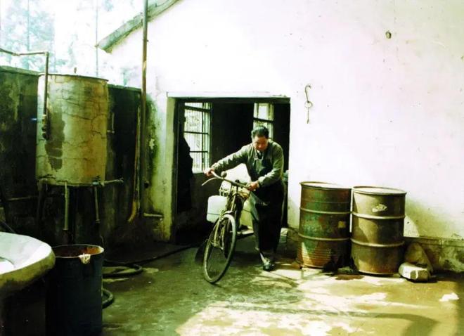 浙江父子却靠它撑起一个千亿帝国花2000元冤枉钱买了一勺盐(图13)